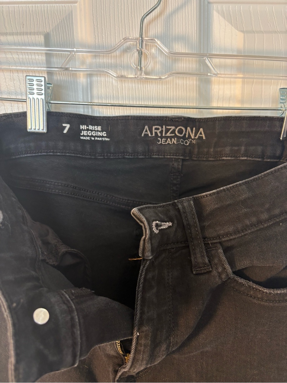 Arizona Jean Company Black Ripped Skinny Jeans - Women's - Picture 2 of 6